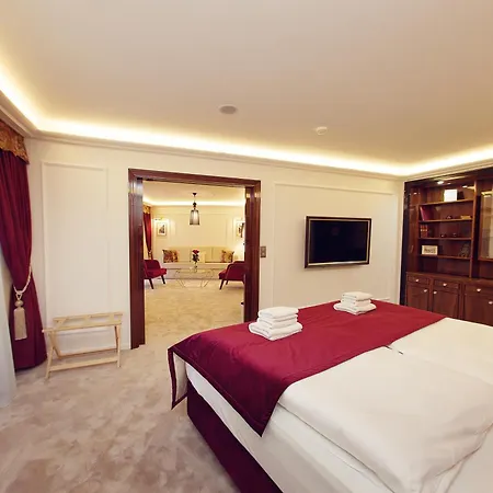Zlaty Klucik - Golden Key With Luxury Hotel Nitra