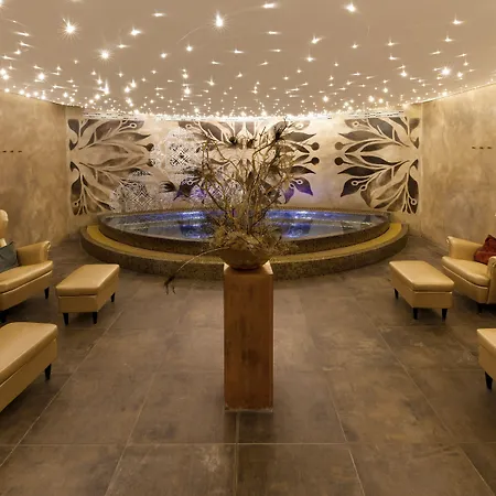 Golden Key, 4 Stars Superior Отель Нитра